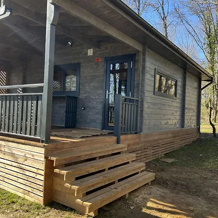 Camping Le Domaine De La Grande Veyiere Molieres (Dordogne)