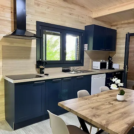 Le Domaine De La Grande Veyiere Campsite Molieres (Dordogne)
